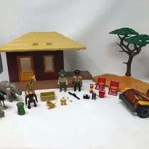playmobil-toys-playmobil-597-rangers-hut-safari-with-animals